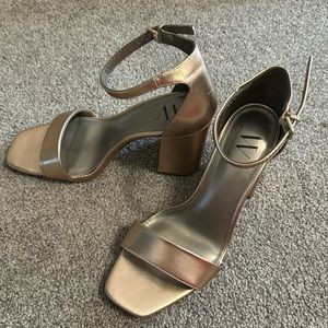 Women’s 7.5 light pink/cream 3inch heels